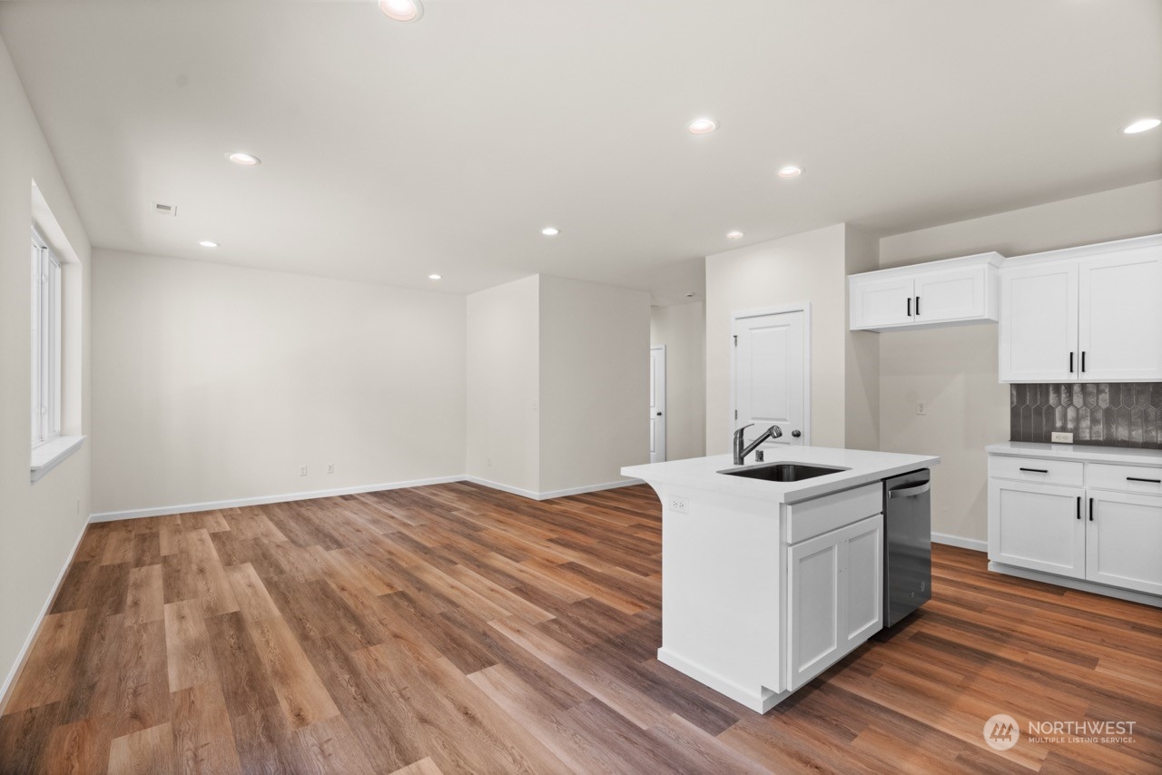 709 153rd Street Ct E