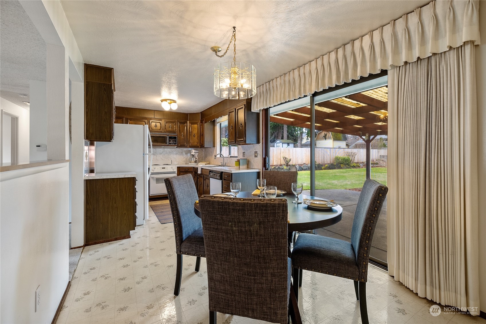 3118 Carolyn Drive W