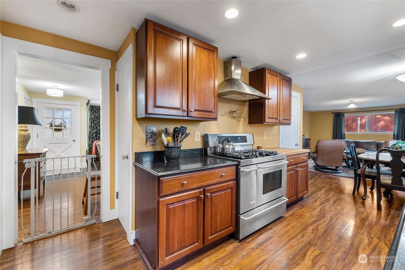 10123 Superior Street SW