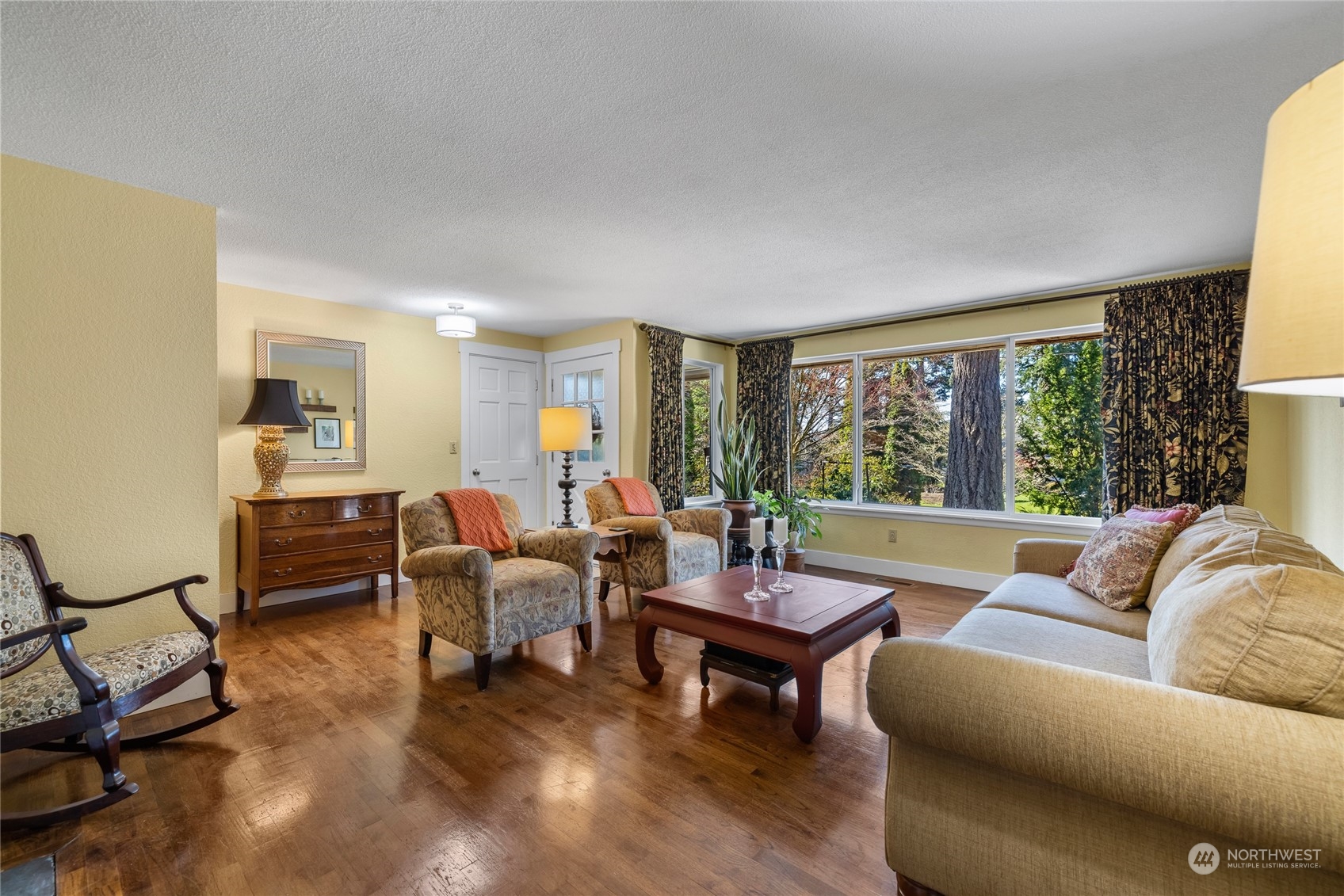 10123 Superior Street SW