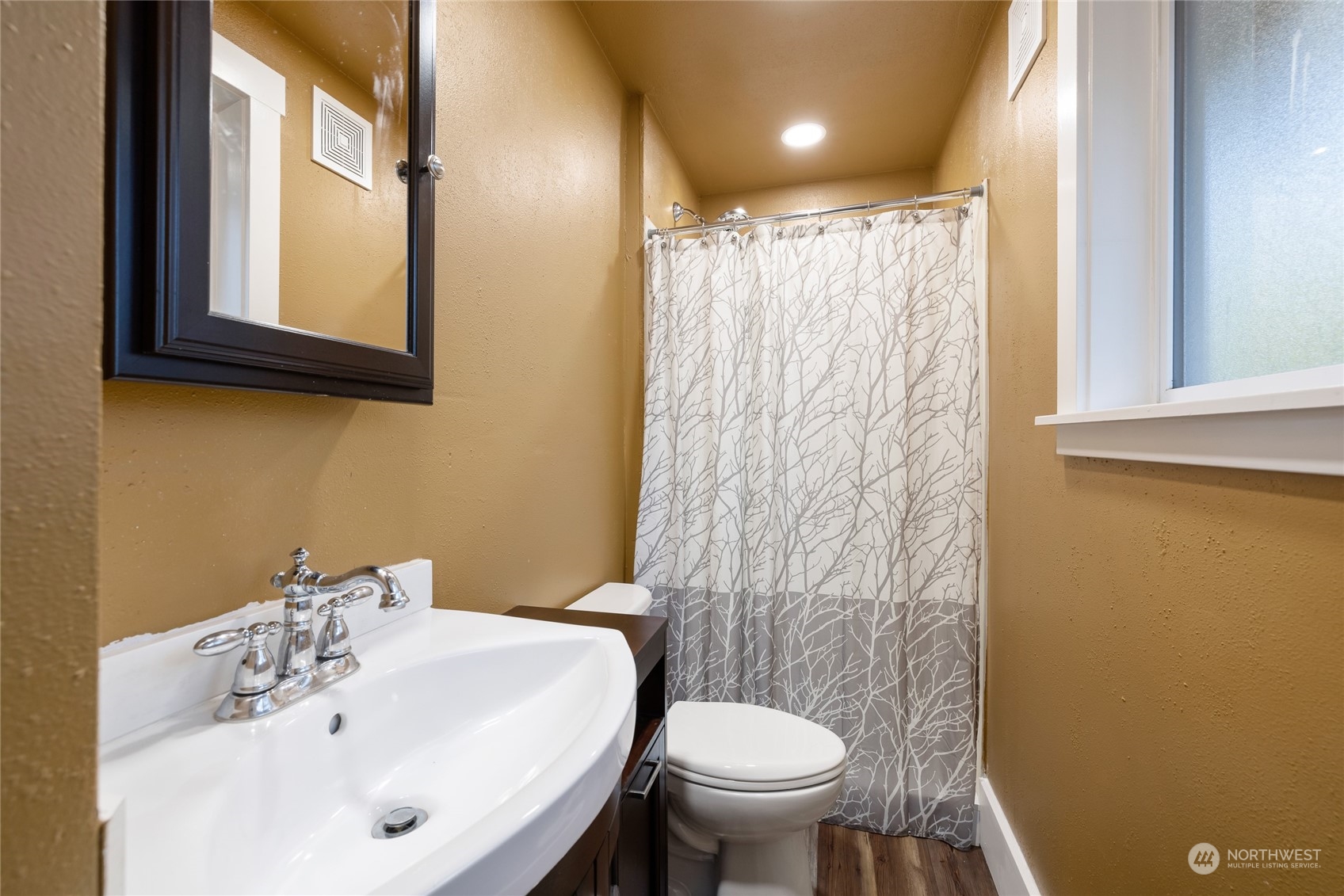 10123 Superior Street SW