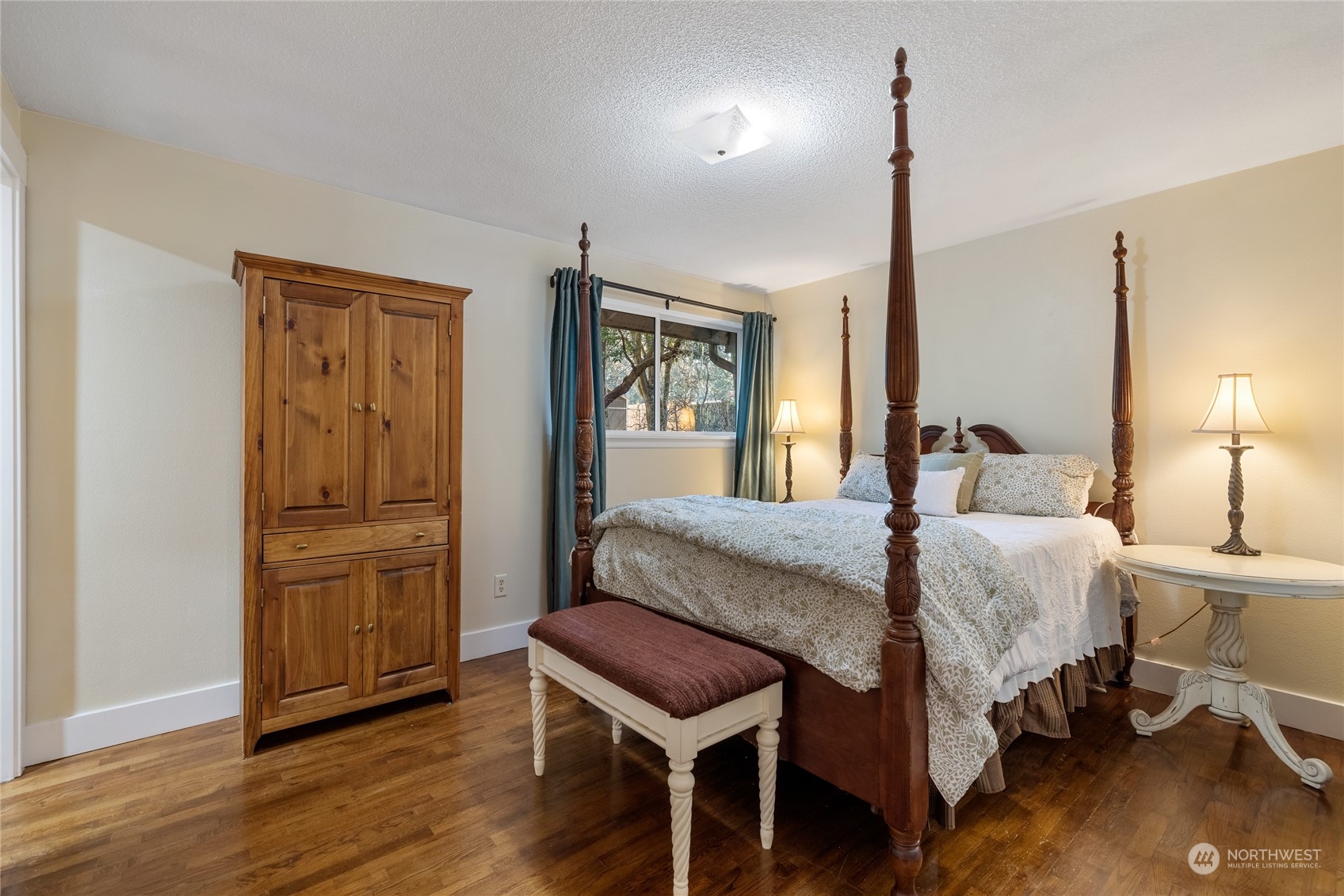 10123 Superior Street SW