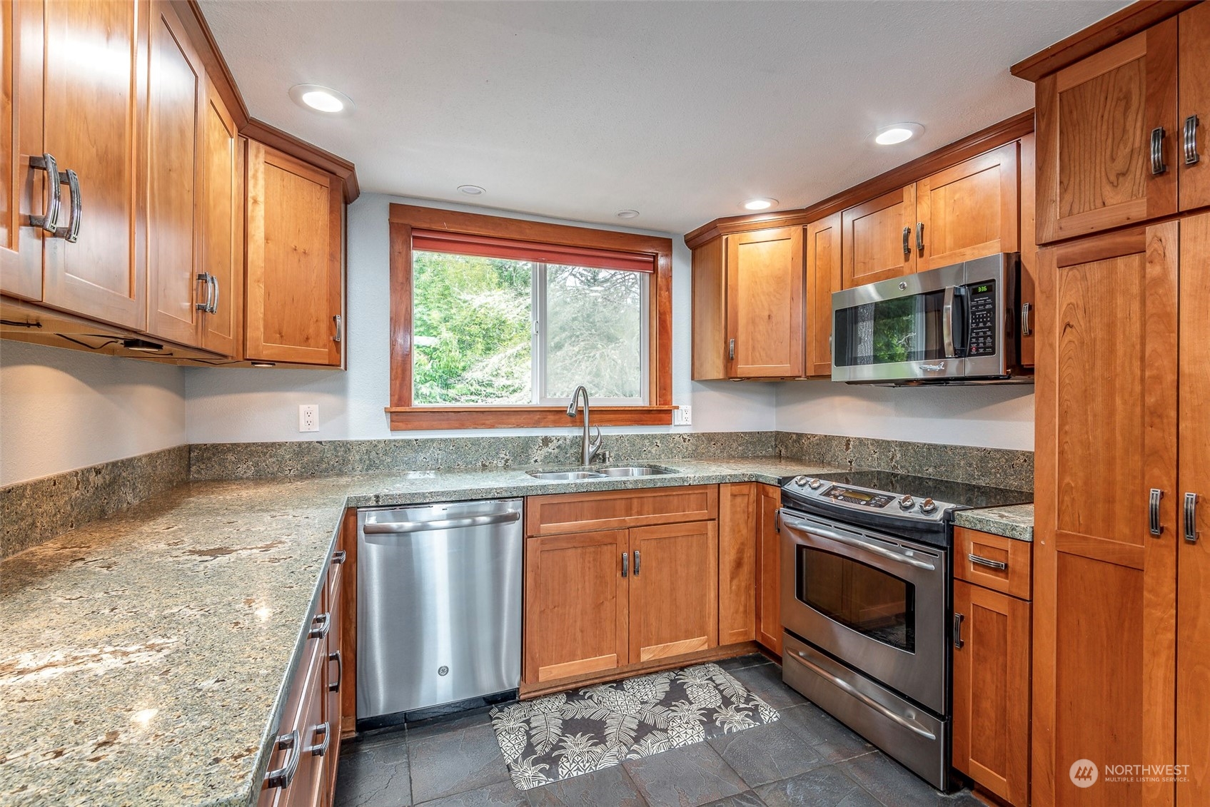 5414 100th Avenue NW