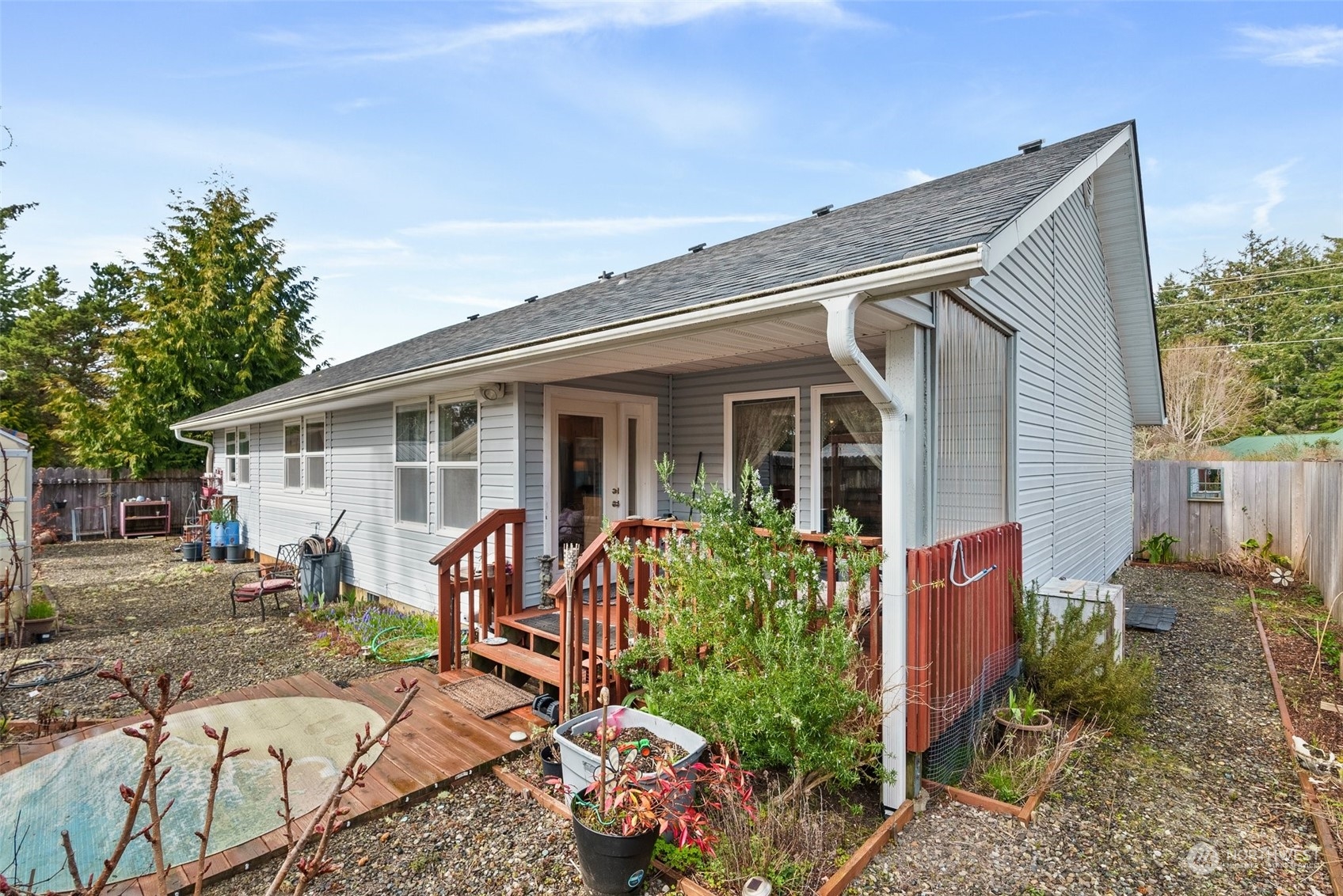 895 Catala Avenue SE