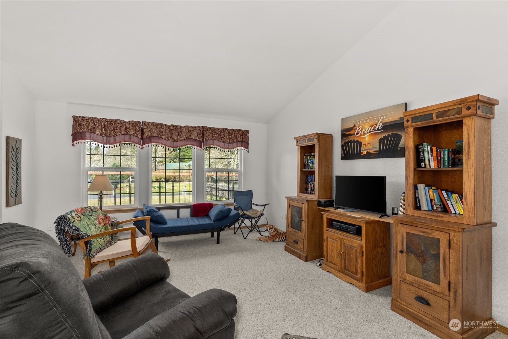 895 Catala Avenue SE