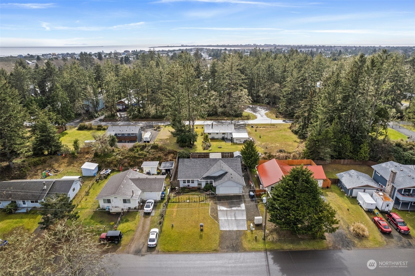 895 Catala Avenue SE