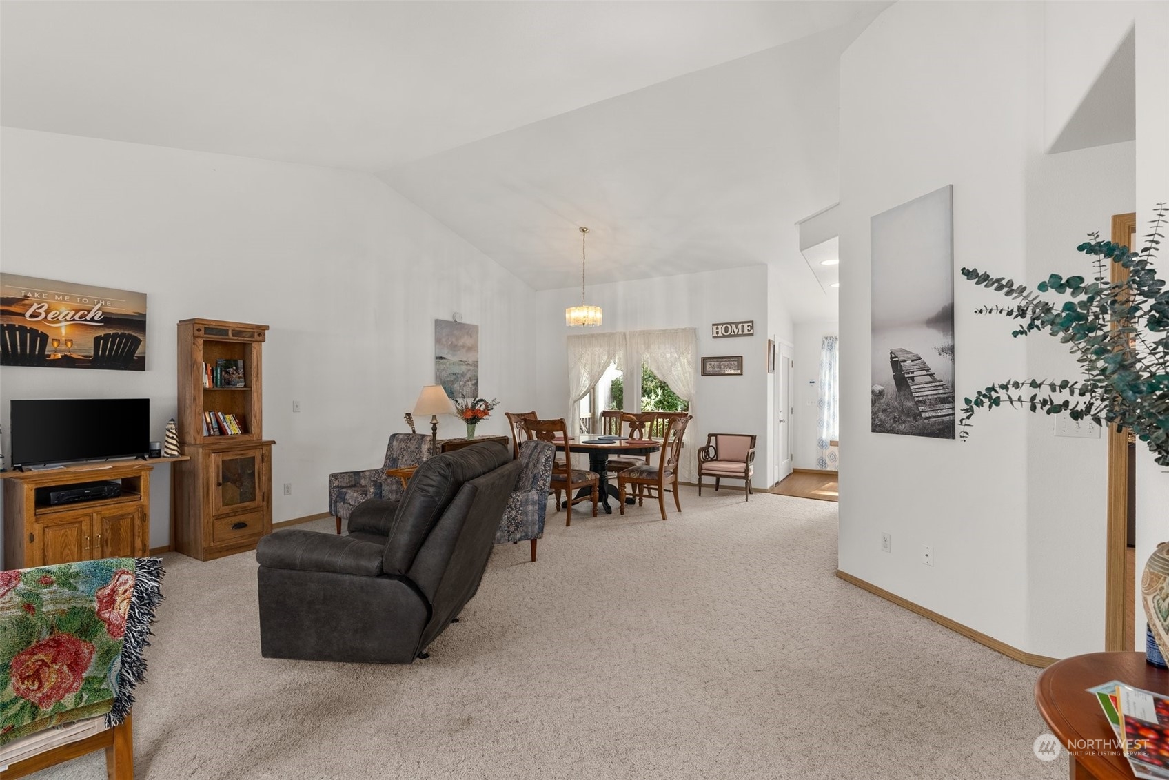 895 Catala Avenue SE