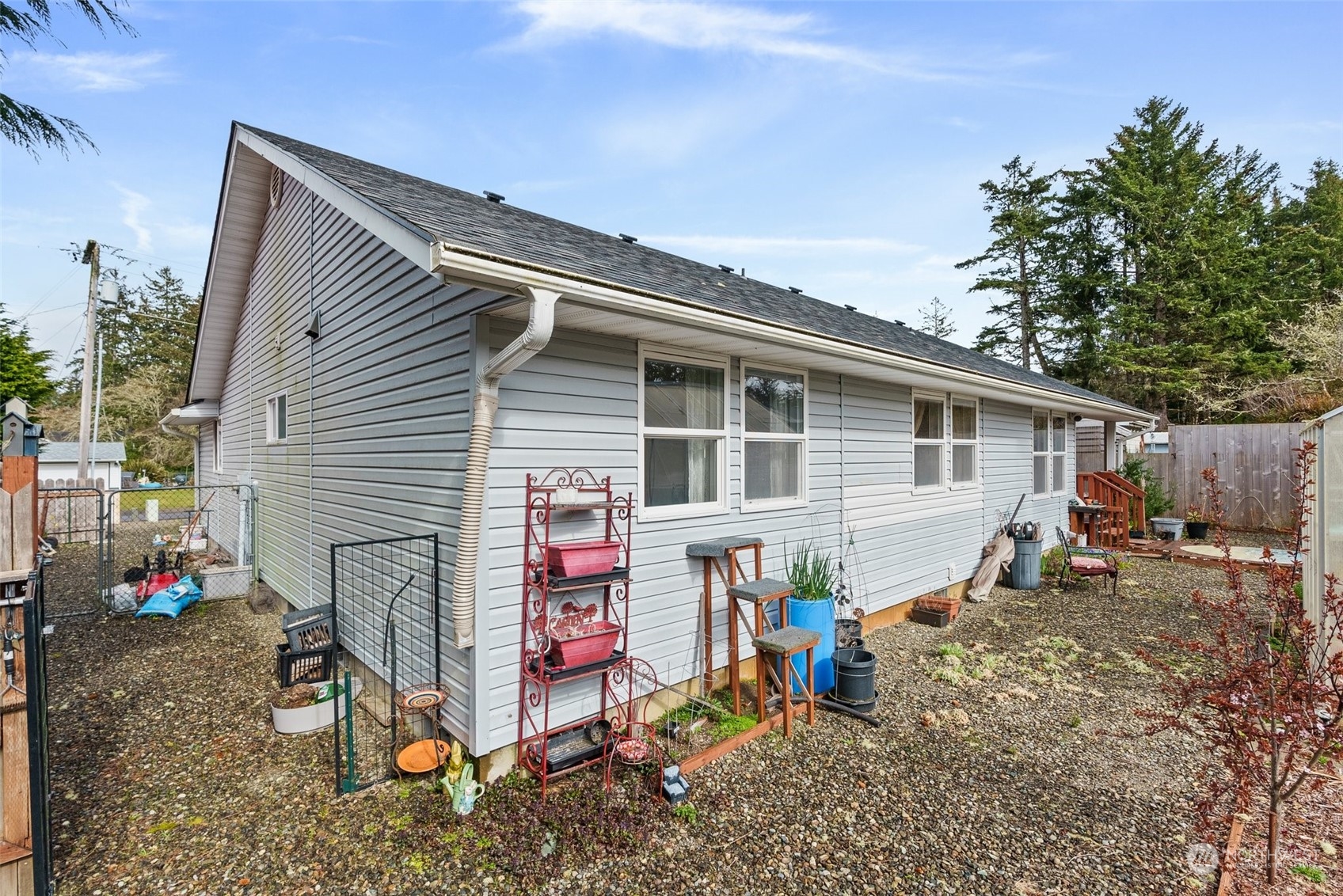 895 Catala Avenue SE