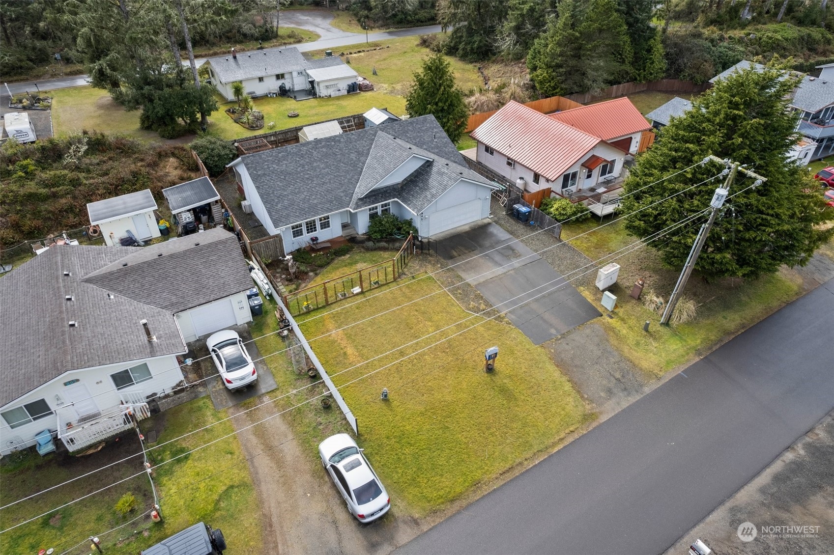 895 Catala Avenue SE