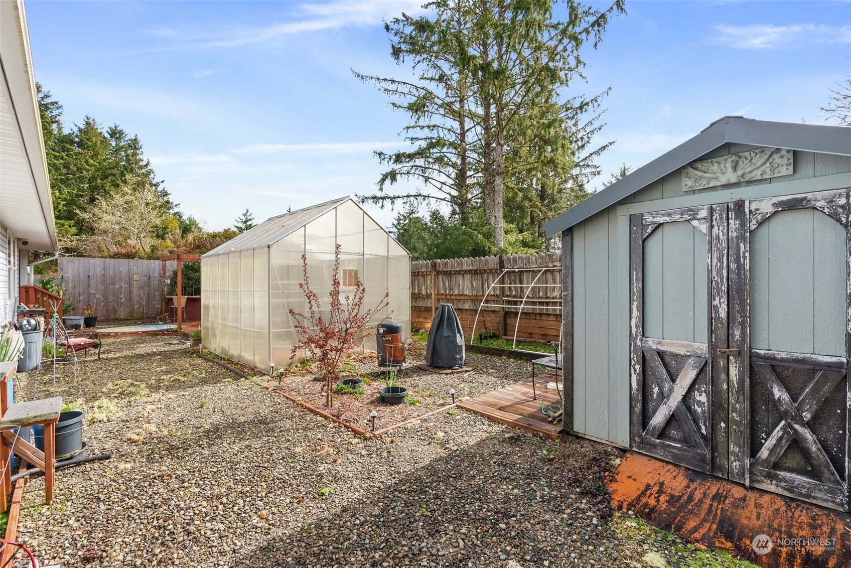 895 Catala Avenue SE