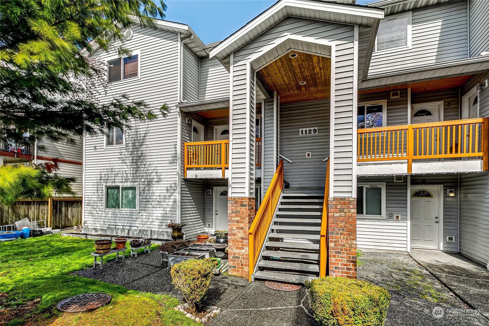 1129 W Casino Road #4