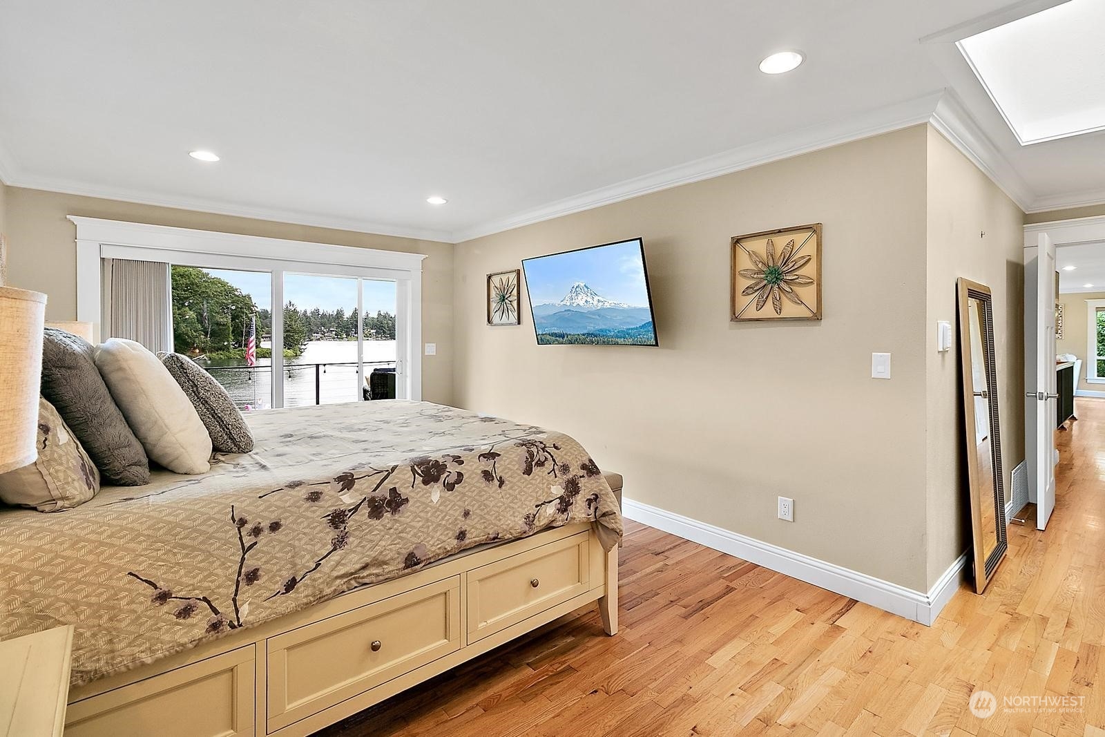 10807 Evergreen Terrace SW