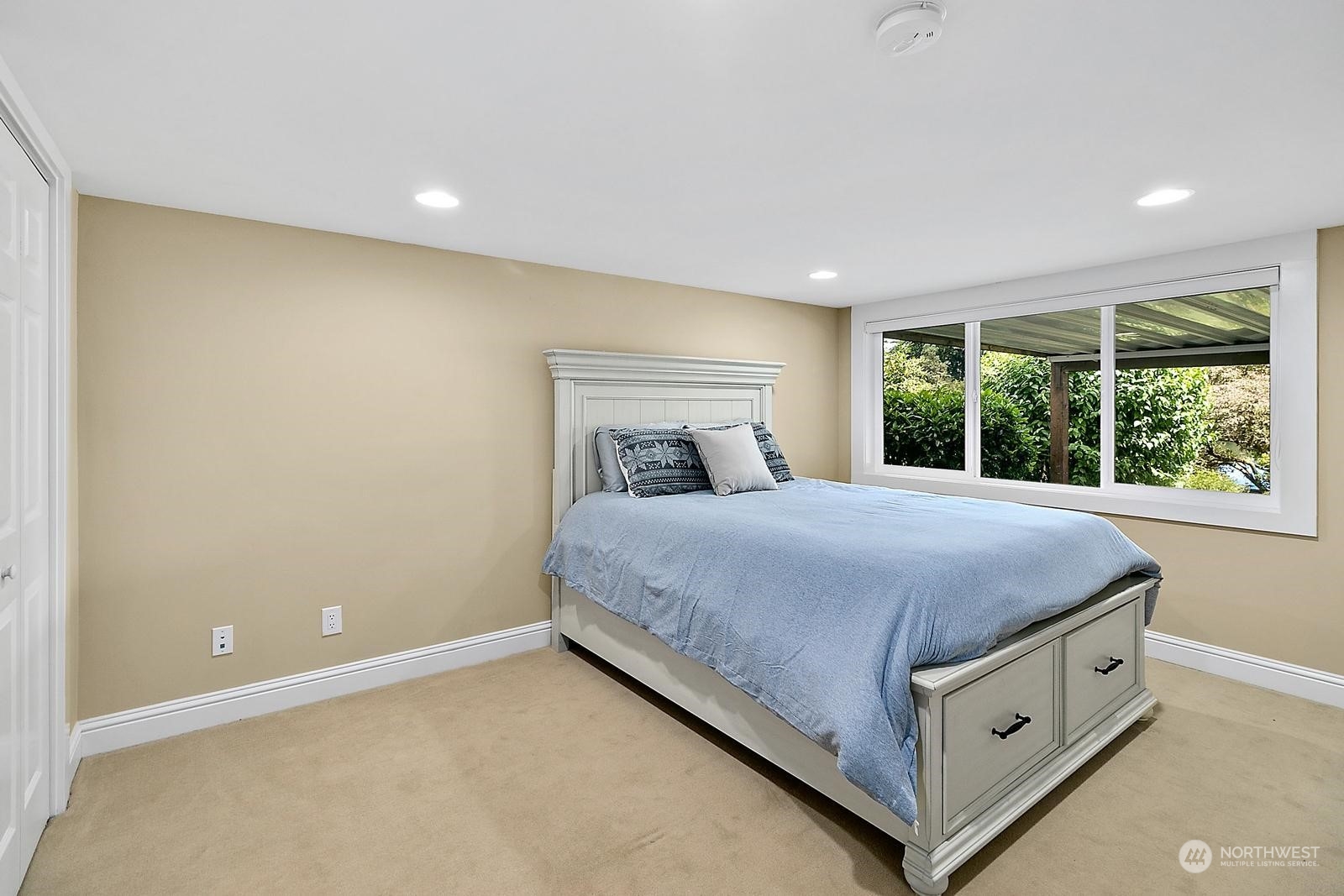 10807 Evergreen Terrace SW