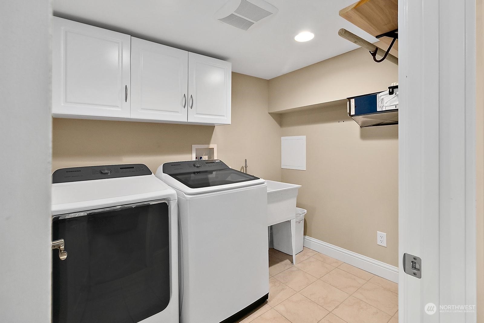 10807 Evergreen Terrace SW