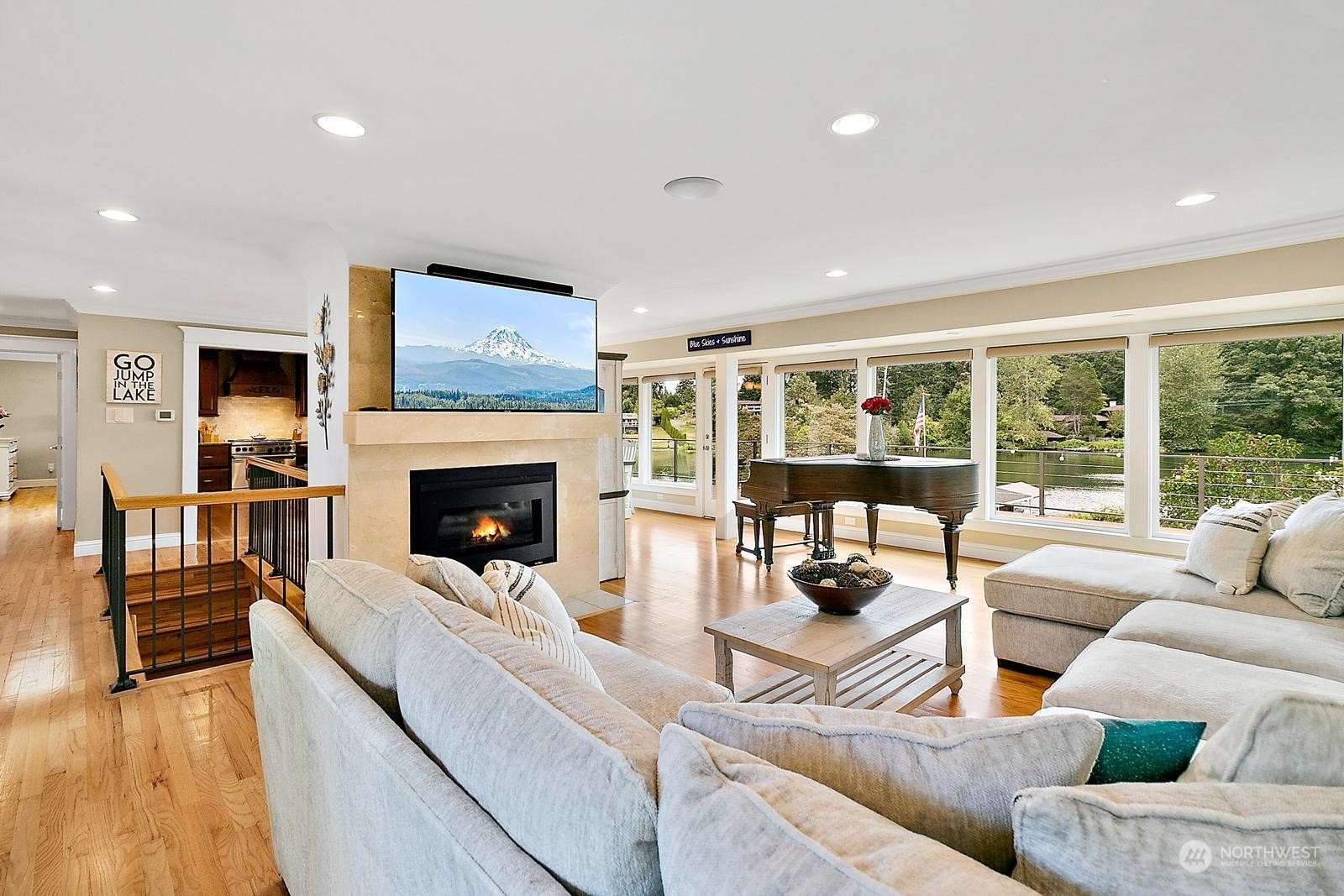 10807 Evergreen Terrace SW