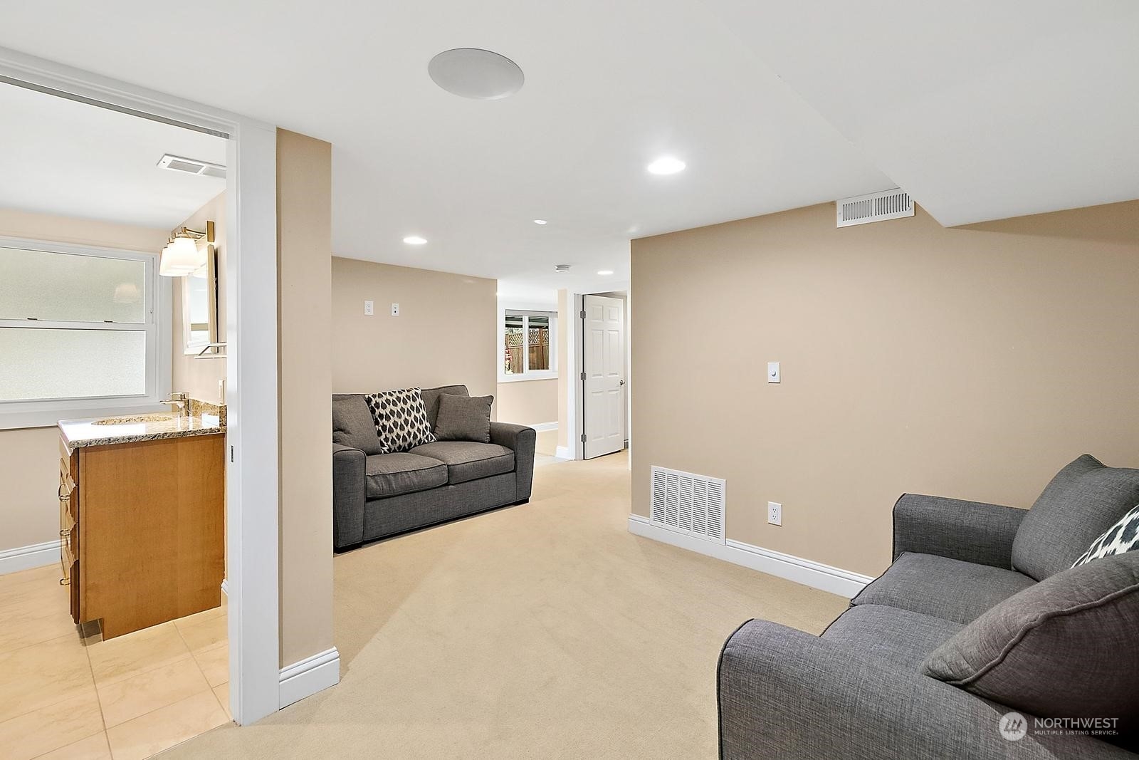 10807 Evergreen Terrace SW