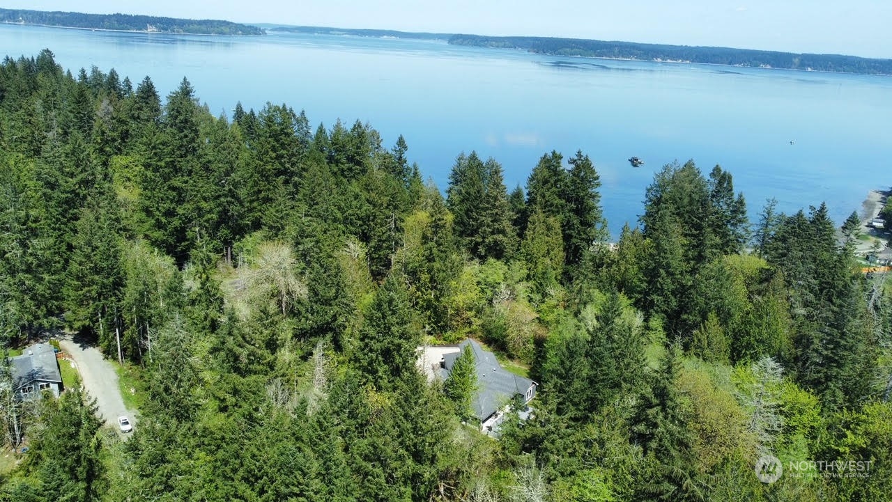 7035 Sandy Point Beach Road NE