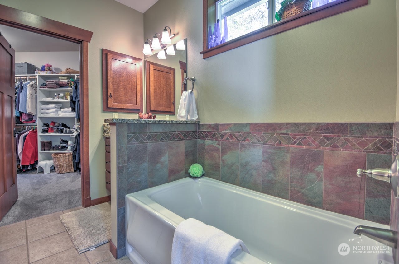 7035 Sandy Point Beach Road NE