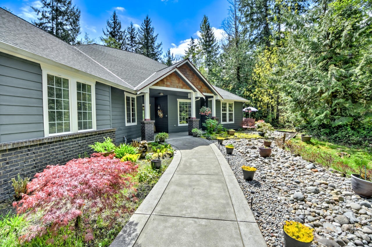 7035 Sandy Point Beach Road NE