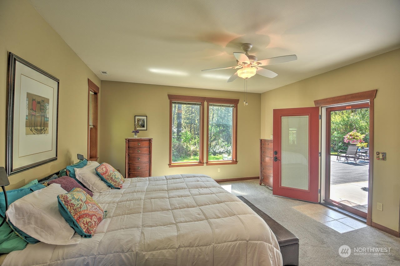 7035 Sandy Point Beach Road NE