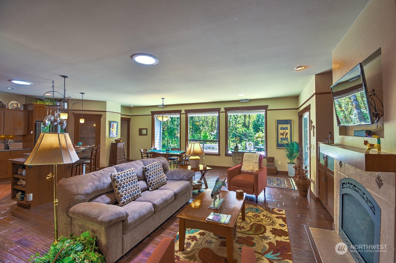 7035 Sandy Point Beach Road NE