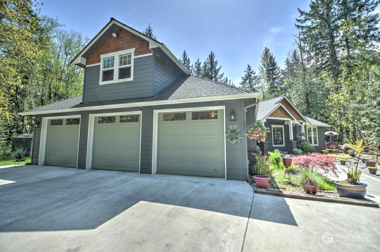 7035 Sandy Point Beach Road NE