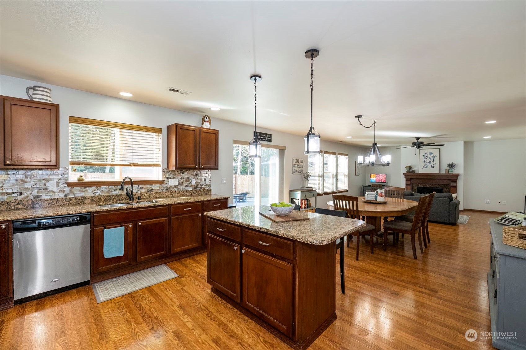 2218 SW Siskin Circle