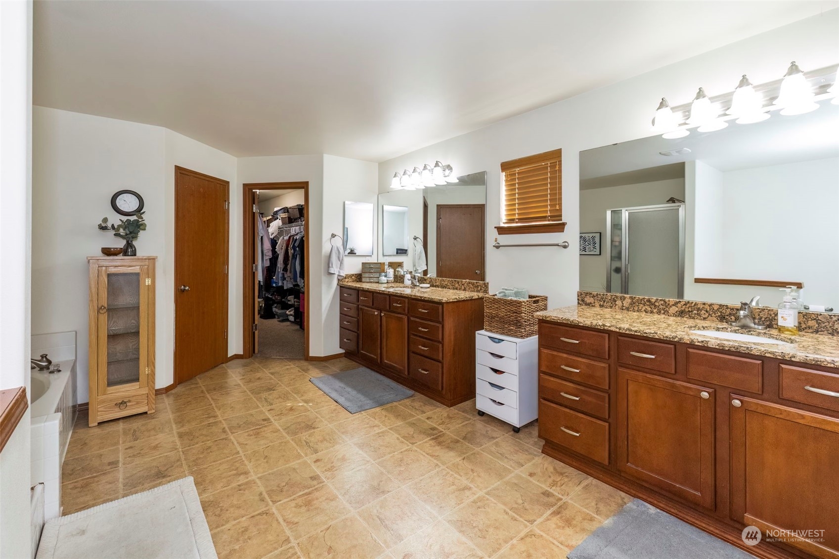 2218 SW Siskin Circle