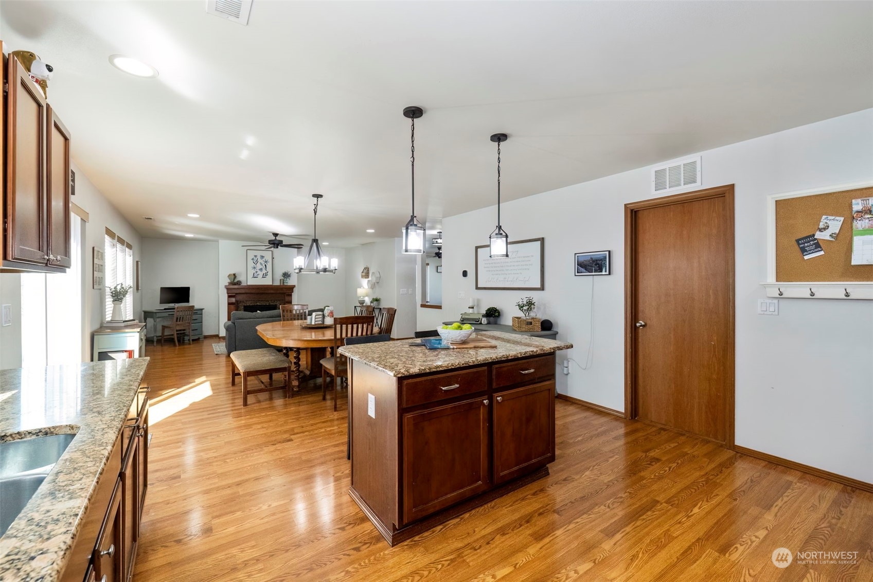 2218 SW Siskin Circle