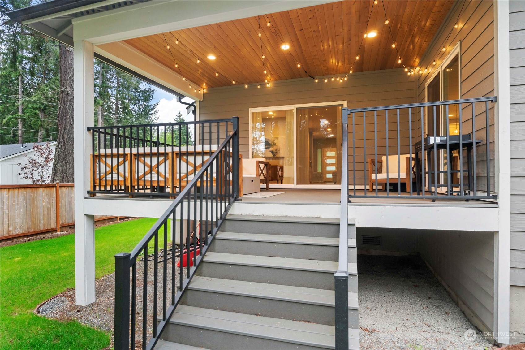 6202 Alameda Avenue W