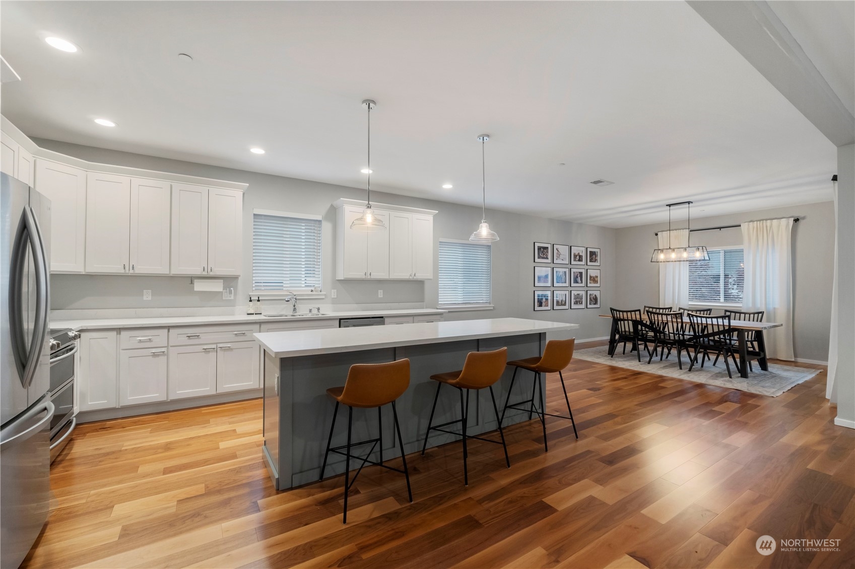 6202 Alameda Avenue W