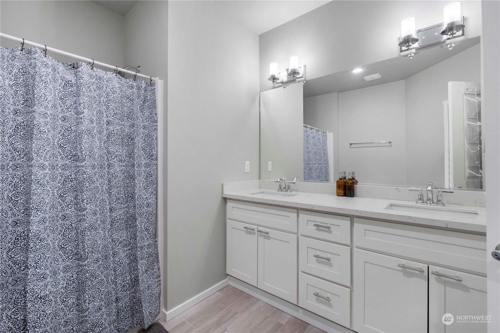 6202 Alameda Avenue W