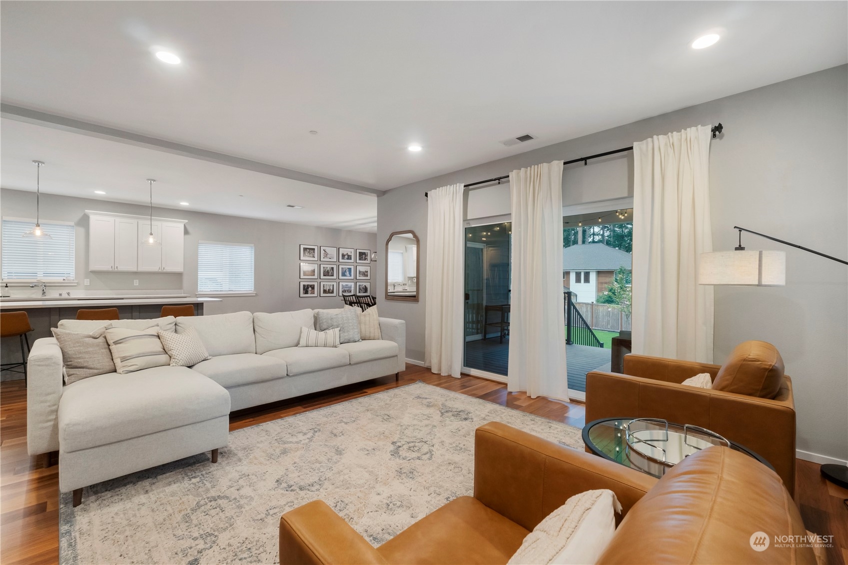 6202 Alameda Avenue W