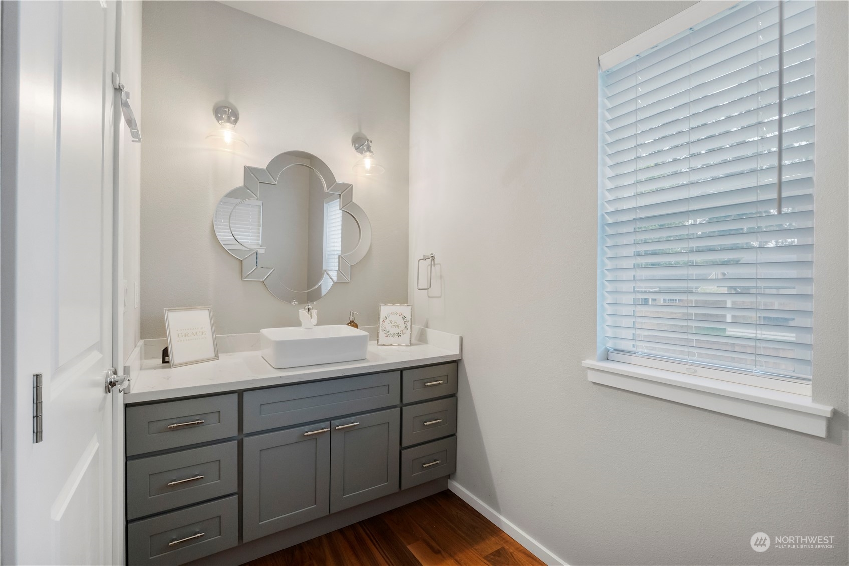 6202 Alameda Avenue W