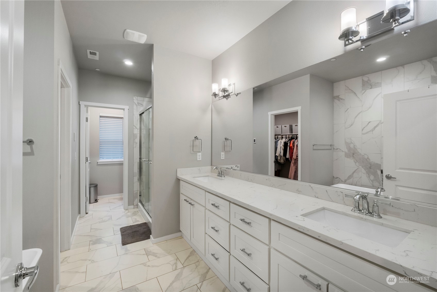 6202 Alameda Avenue W