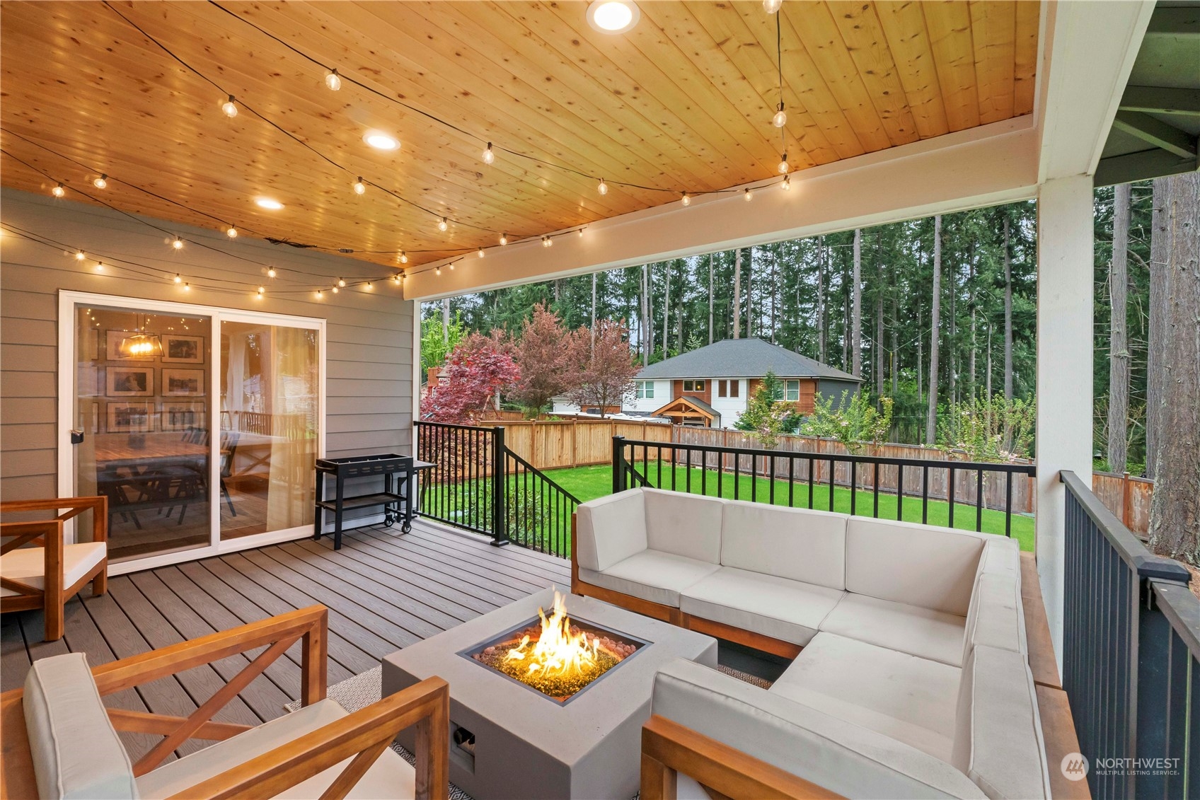 6202 Alameda Avenue W