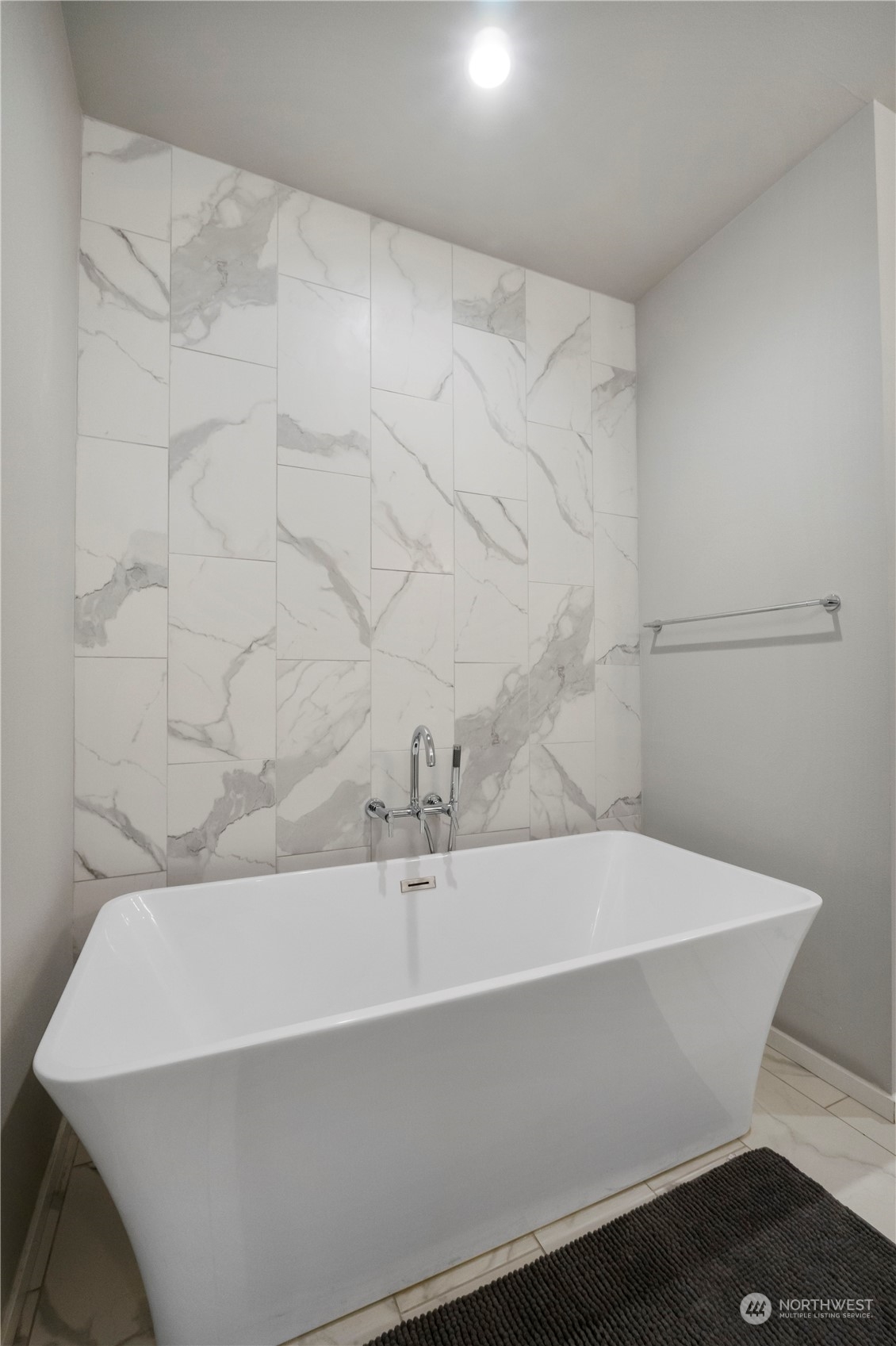 6202 Alameda Avenue W