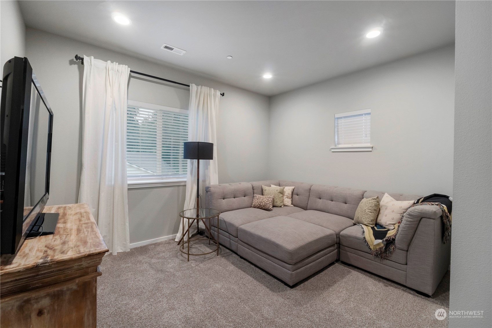 6202 Alameda Avenue W