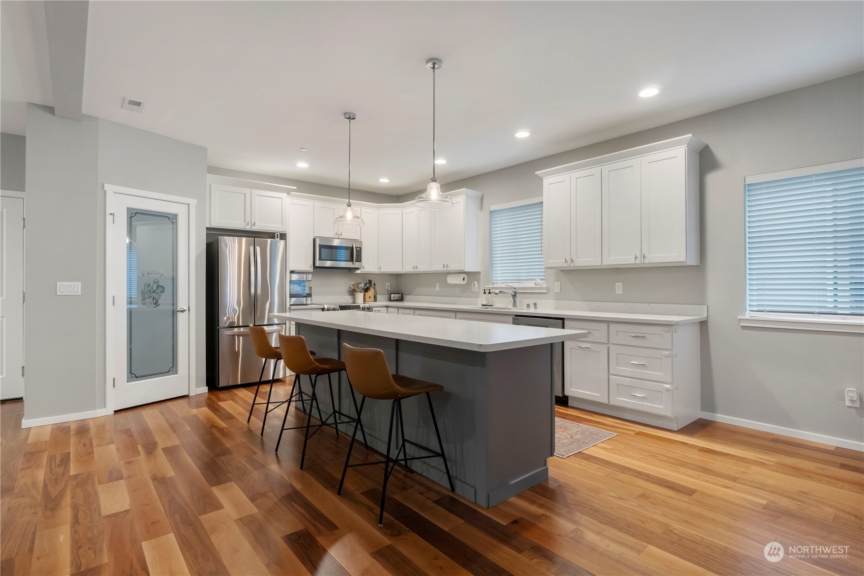 6202 Alameda Avenue W