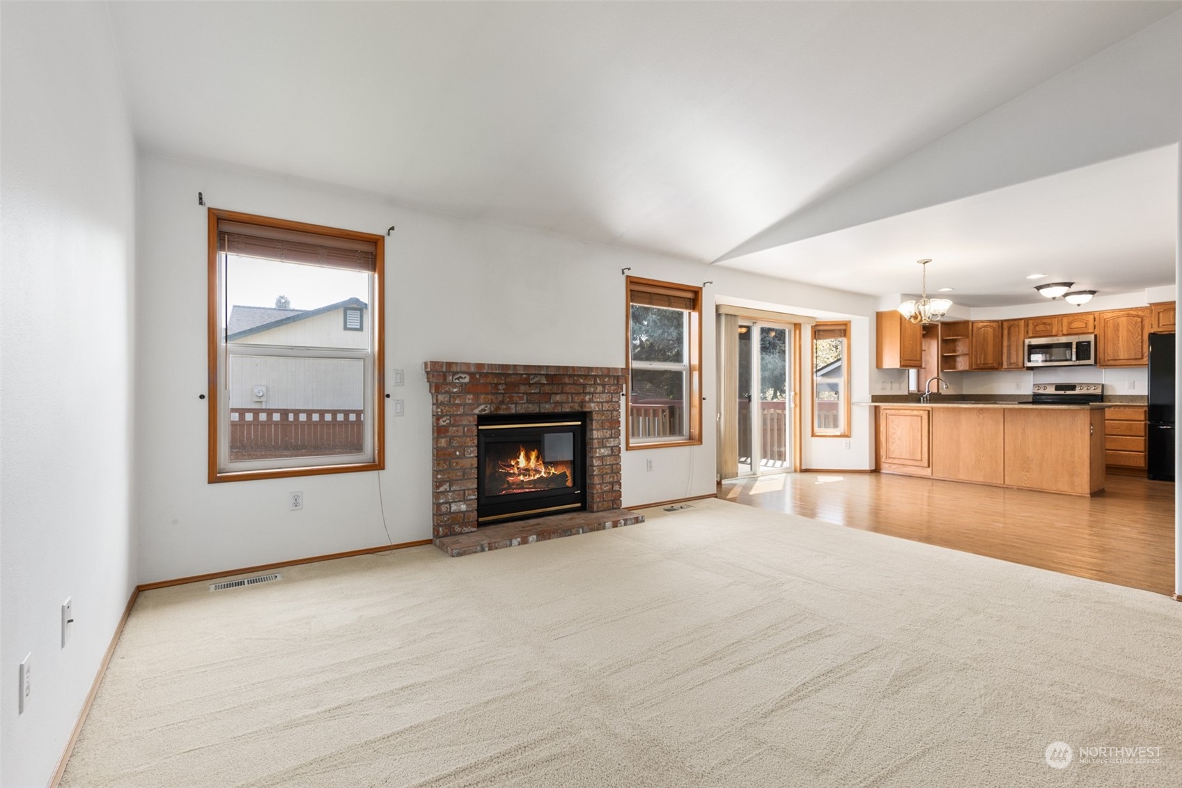 8614 Christa Drive NE