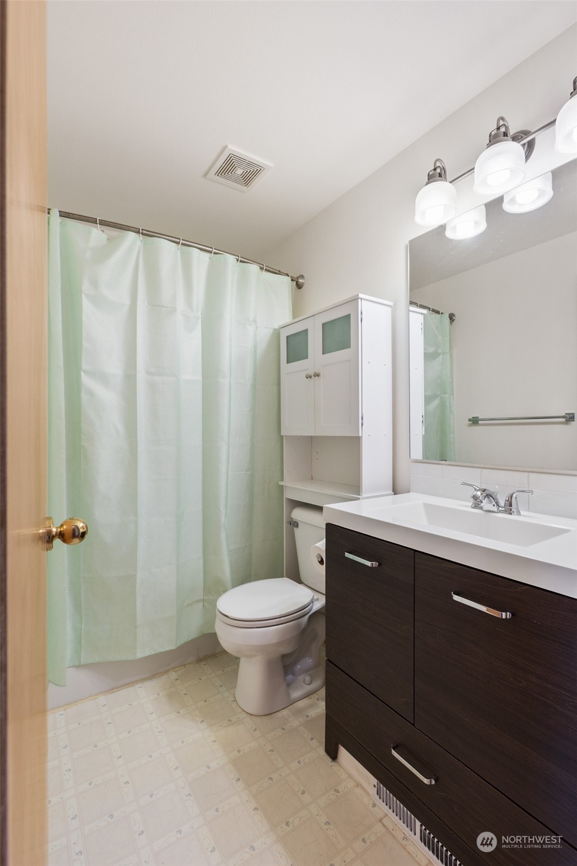 8614 Christa Drive NE