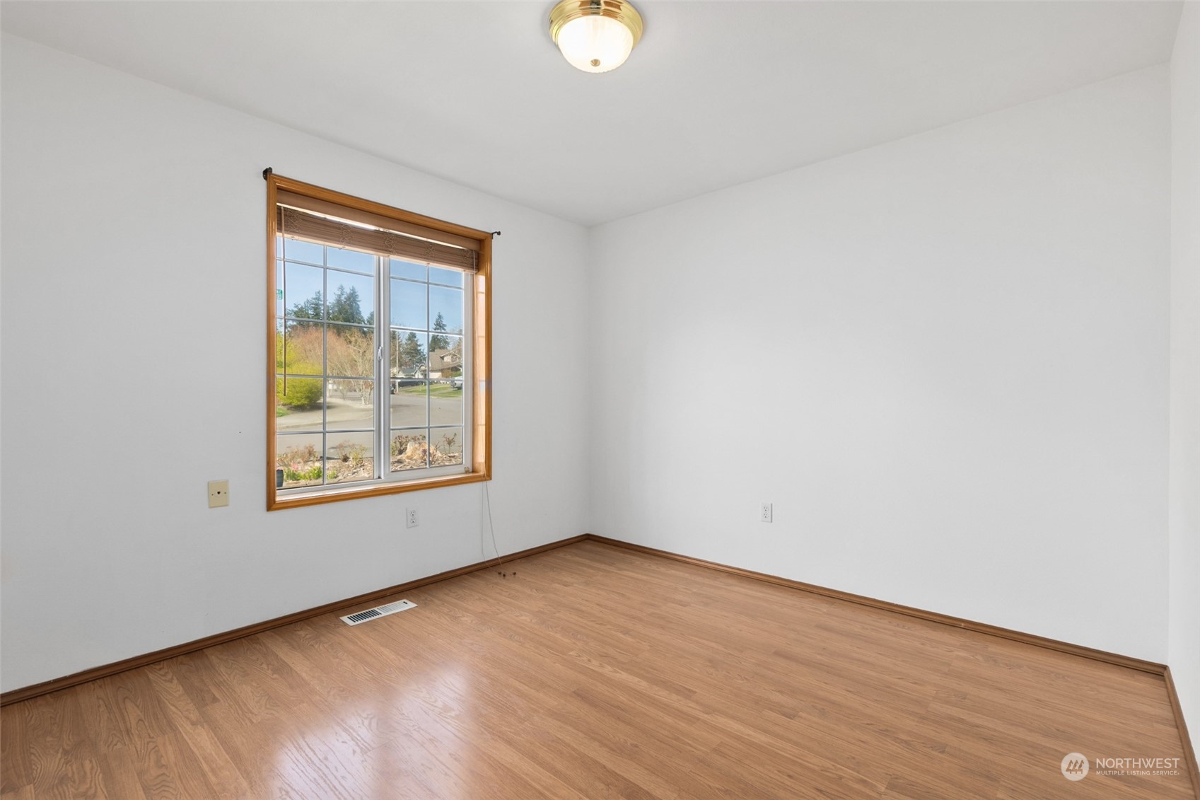 8614 Christa Drive NE