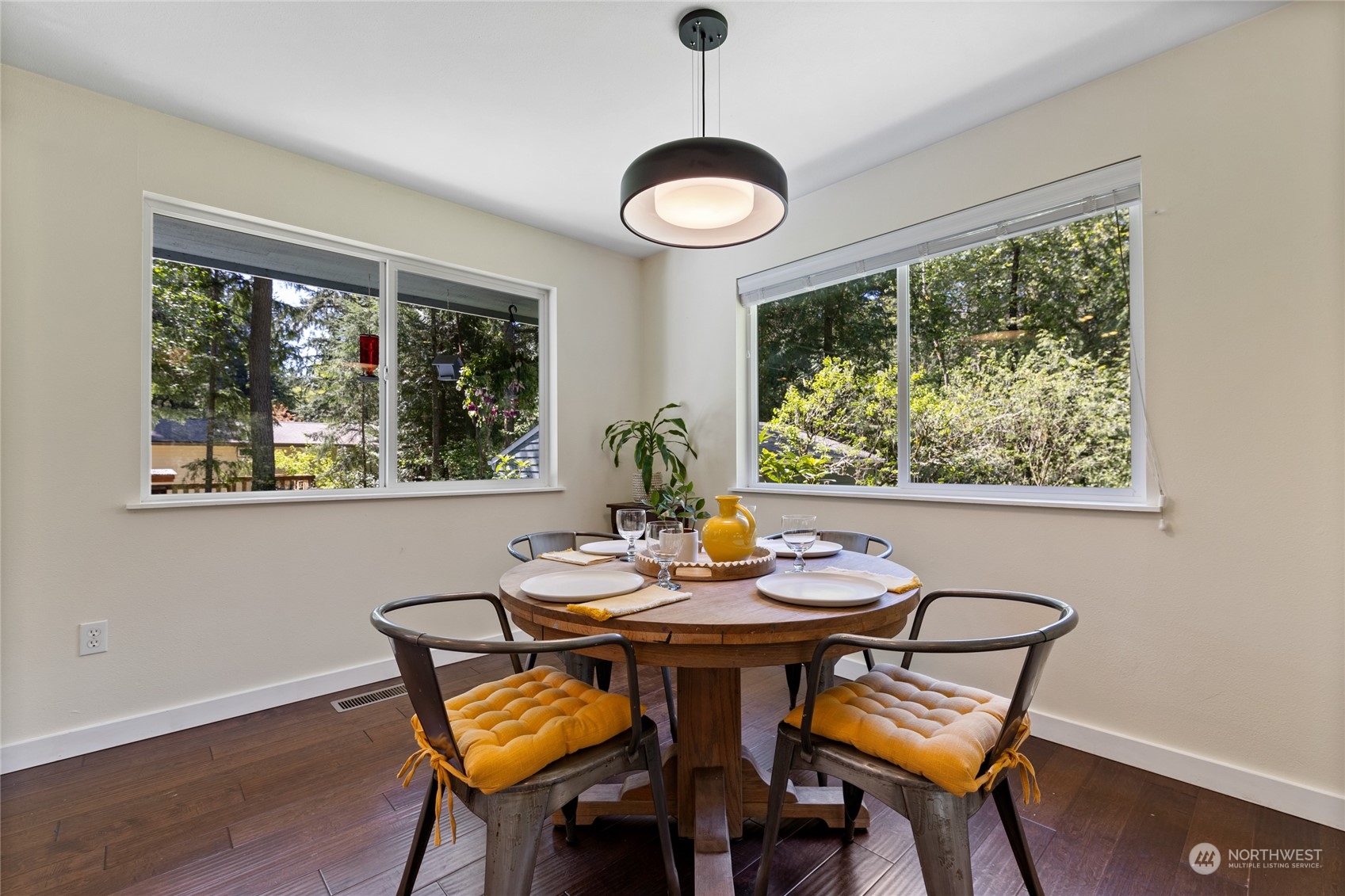 17702 Commons Road SW