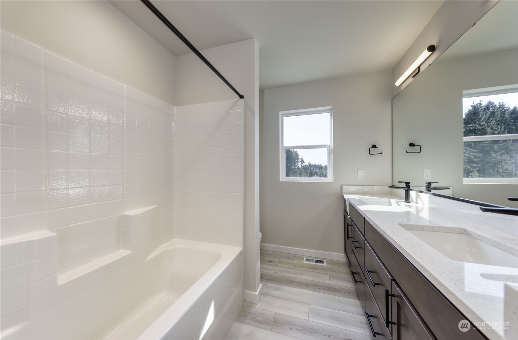 1976 NW Rustling Fir Lane