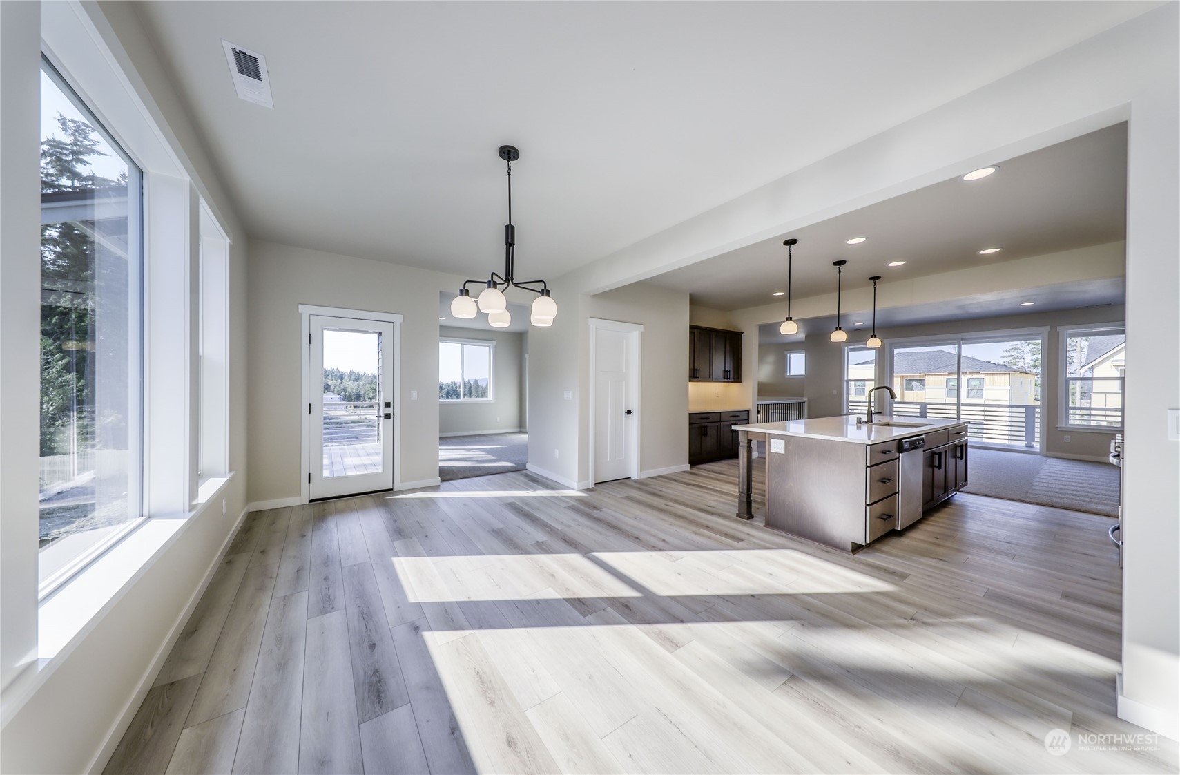 1976 NW Rustling Fir Lane