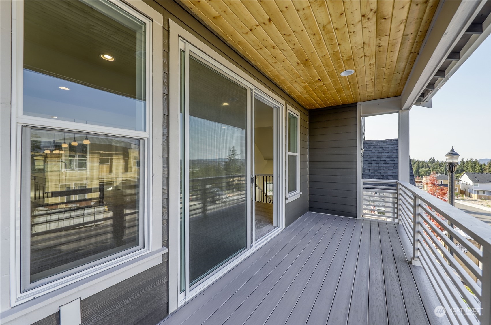 1976 NW Rustling Fir Lane