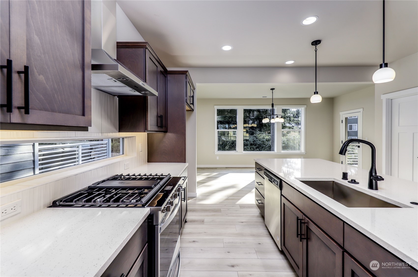 1976 NW Rustling Fir Lane