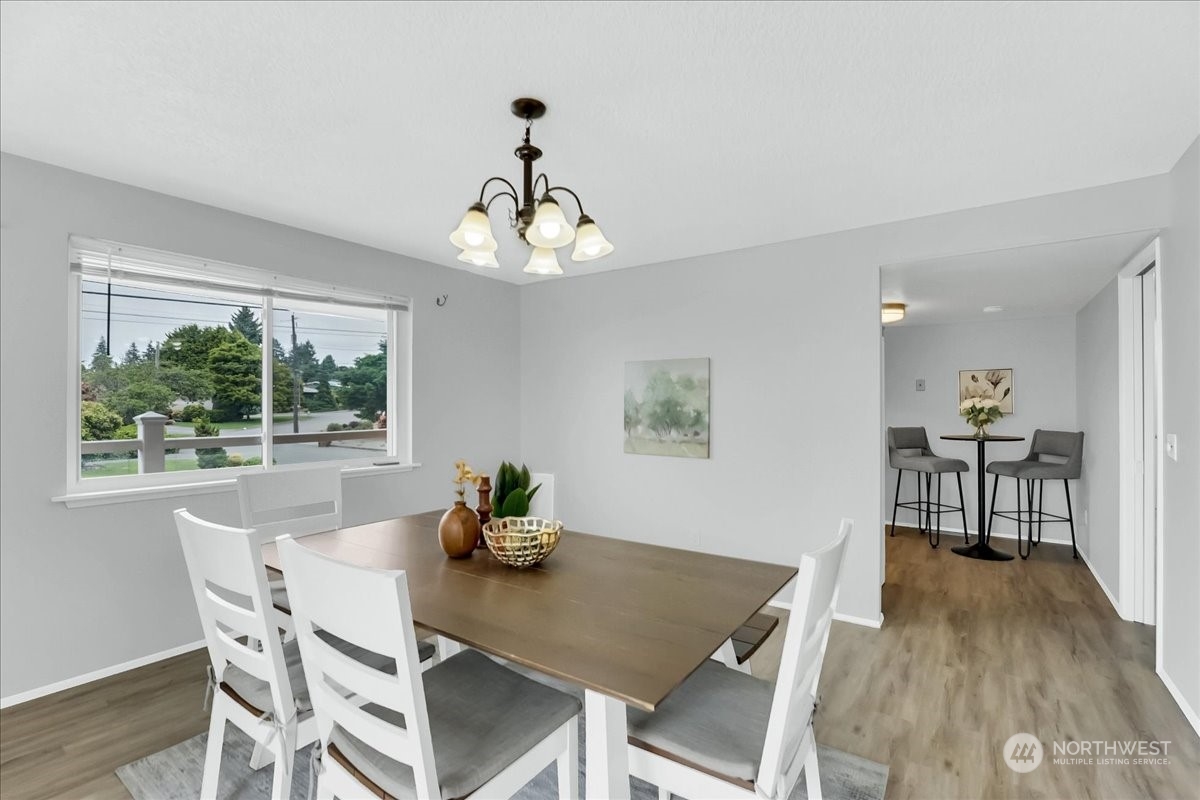 1802 N Skyline Drive