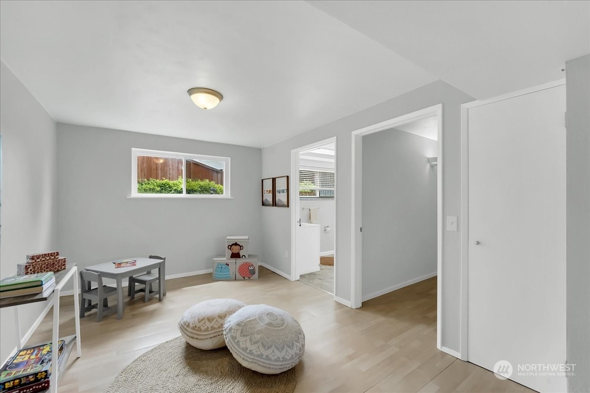 1802 N Skyline Drive