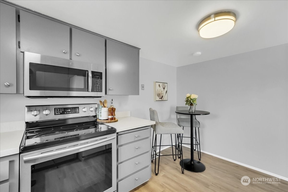 1802 N Skyline Drive